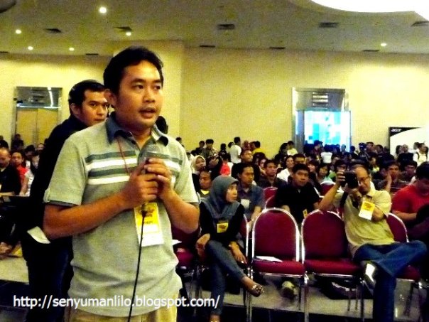 Aktif bertanya di beberapa sesi acara